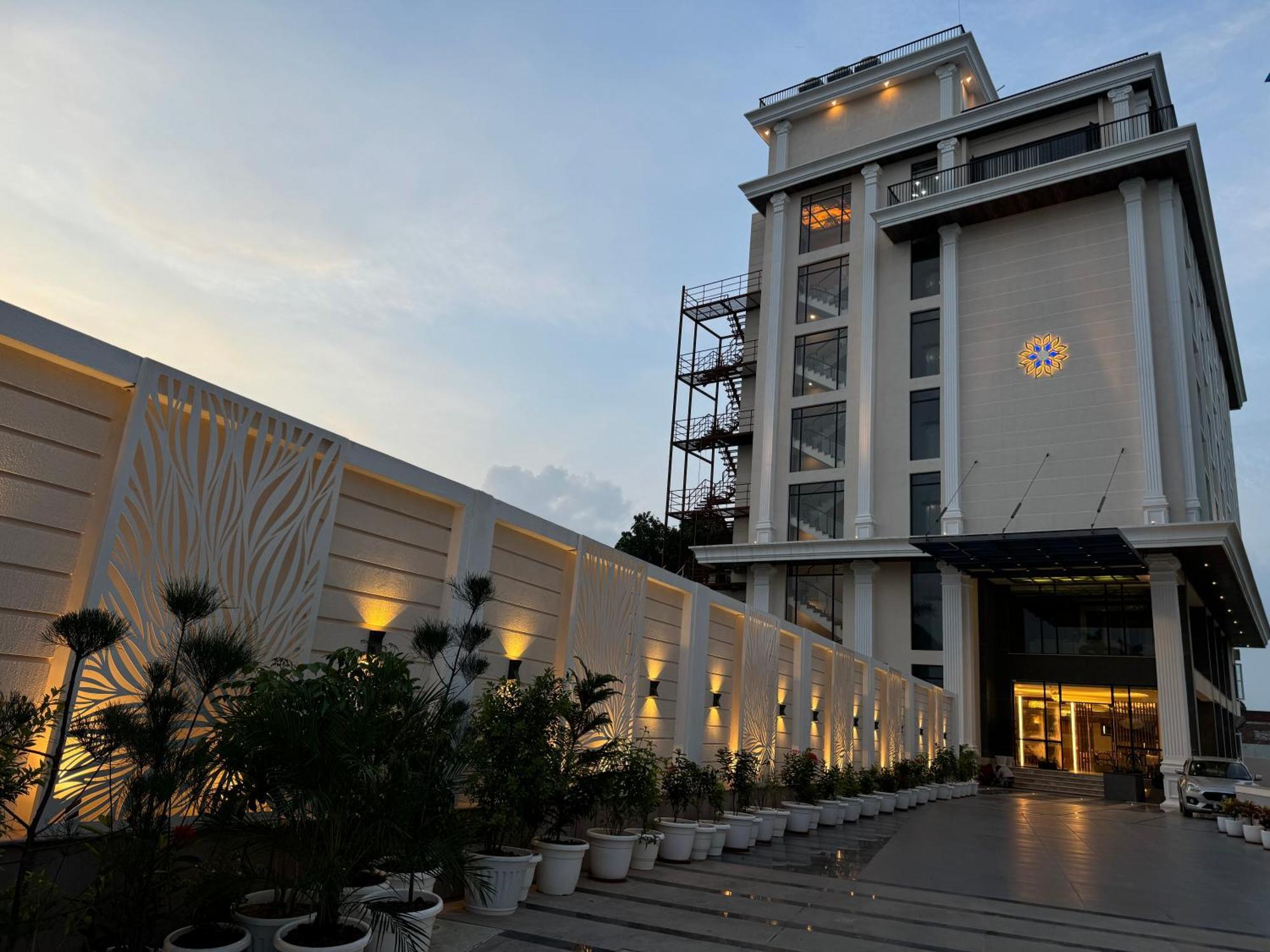 The Mudra Hotel Váránasí Exteriér fotografie