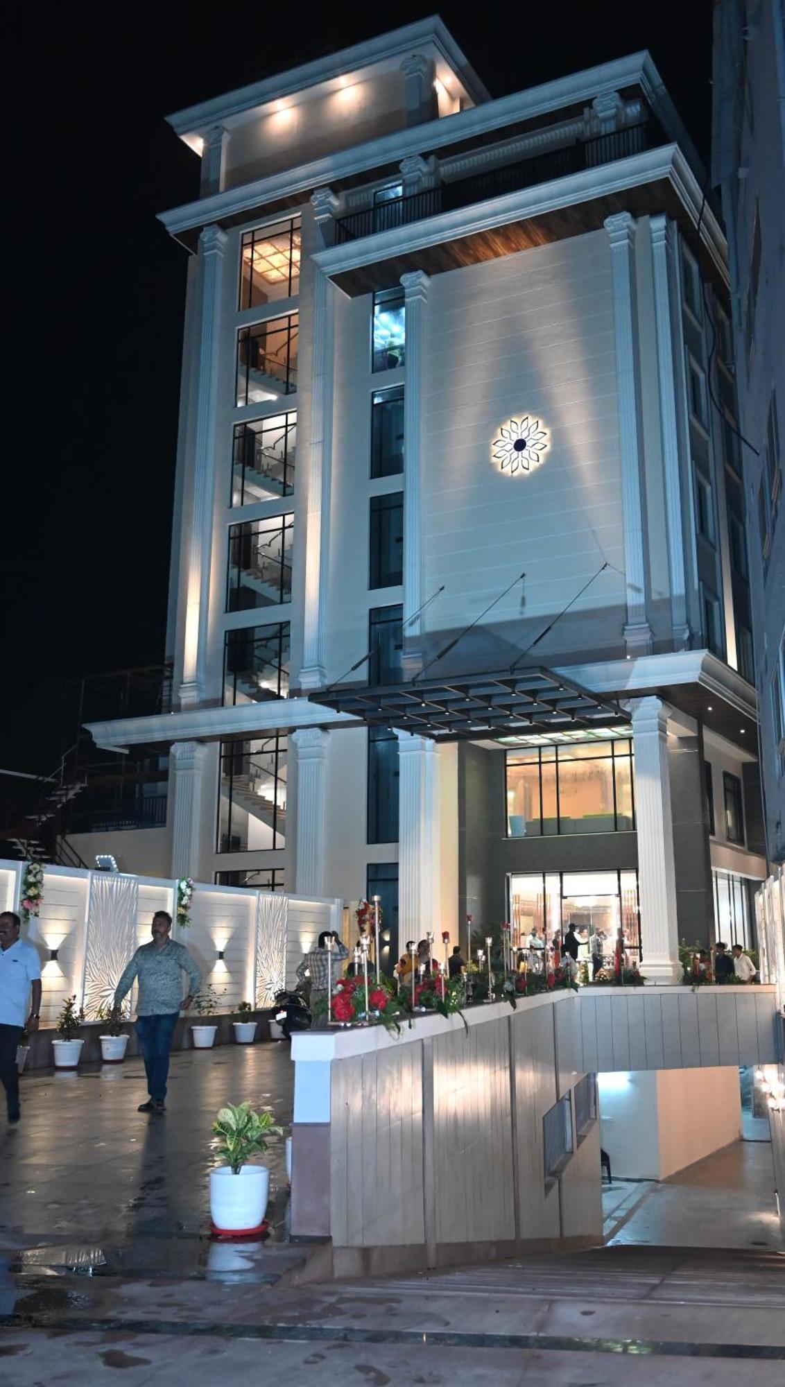 The Mudra Hotel Váránasí Exteriér fotografie